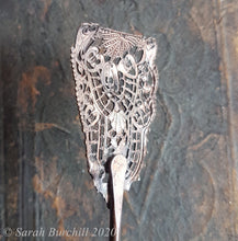 Load image into Gallery viewer, Filigree hair / hat pin Little Wings (B)
